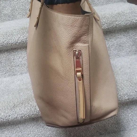 Chloé calf skin tote with zip side pocket Authentic - Picture 4 of 13